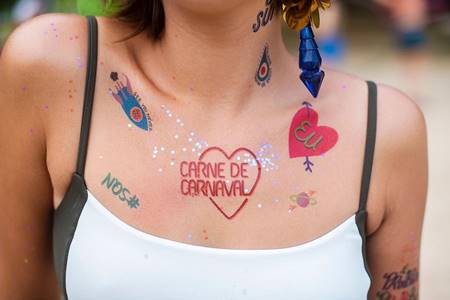 tatuagens divertidas no carnaval