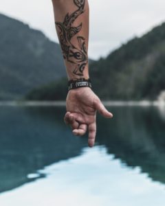 rio-braço-tatuagem-maori-tribal-natureza